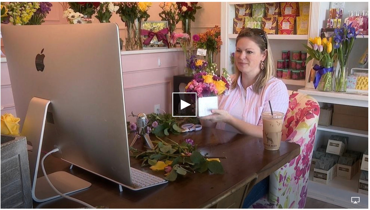 Flower shop takes to online workshops during coronavirus scare